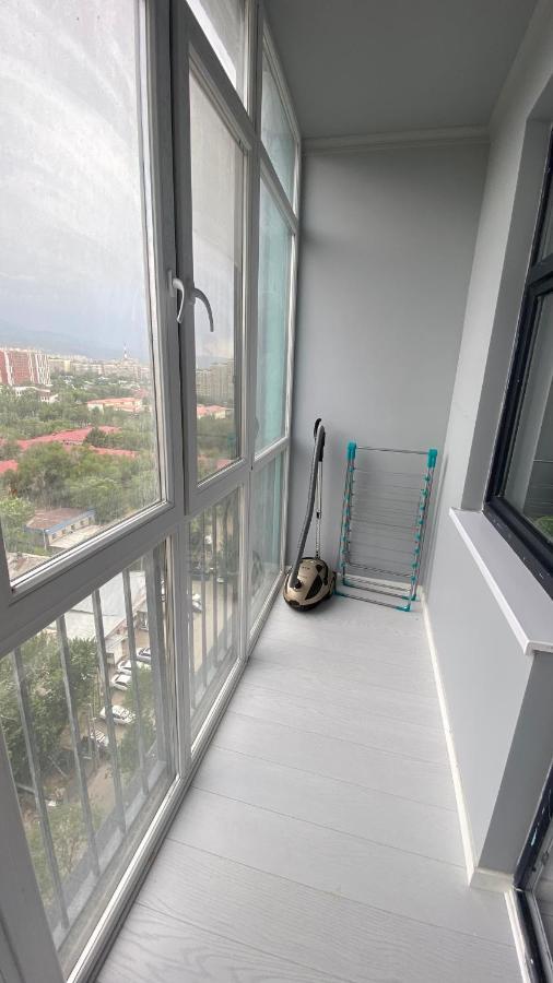 Heaven Apartment Mountain View Алма Ата Екстериор снимка