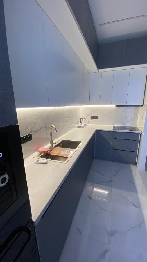 Heaven Apartment Mountain View Алма Ата Екстериор снимка
