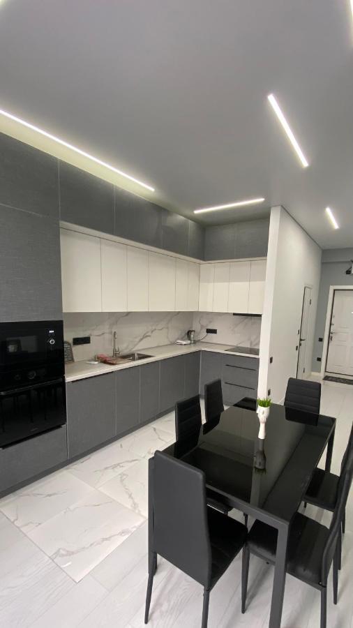Heaven Apartment Mountain View Алма Ата Екстериор снимка