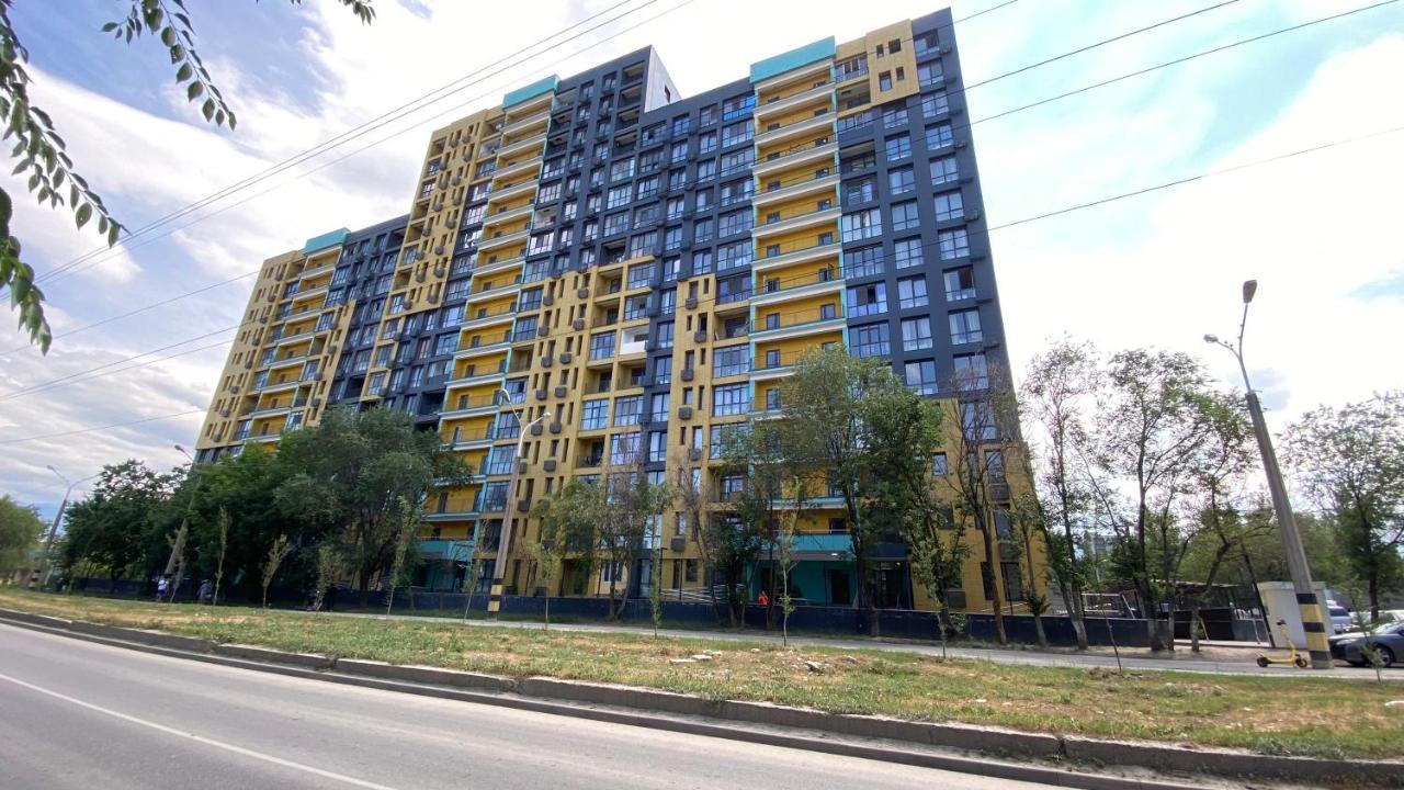 Heaven Apartment Mountain View Алма Ата Екстериор снимка
