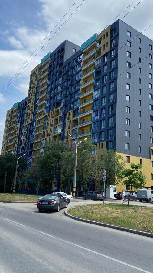 Heaven Apartment Mountain View Алма Ата Екстериор снимка